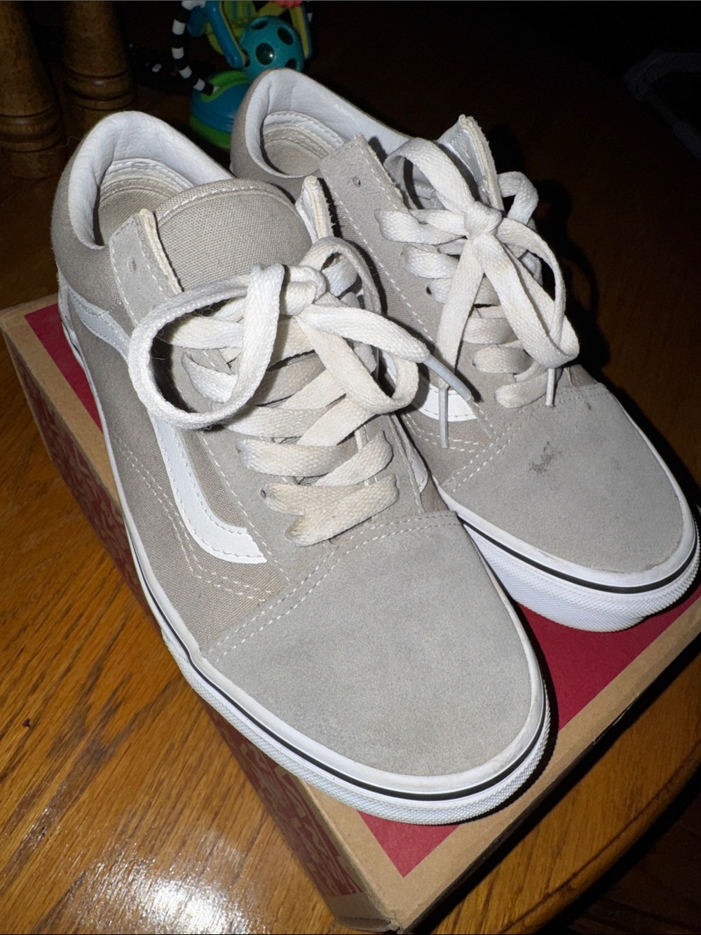 Vans Low-Top Old Skool Sneakers in Light Gray and White
